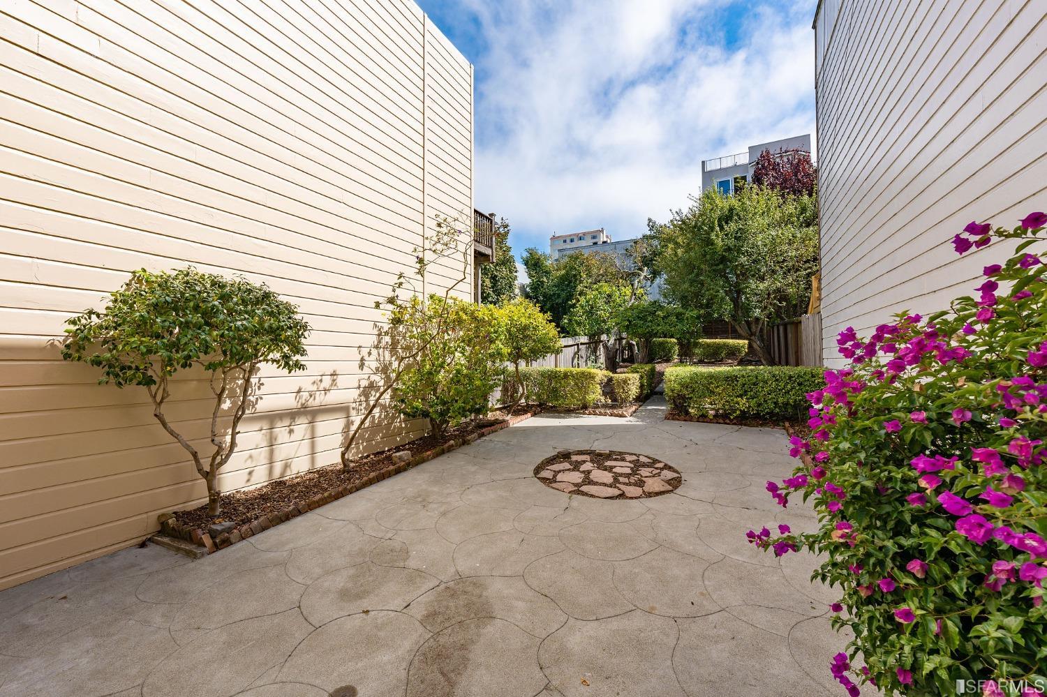 Detail Gallery Image 45 of 48 For 2145 Filbert St, San Francisco,  CA 94123 - 4 Beds | 2/1 Baths