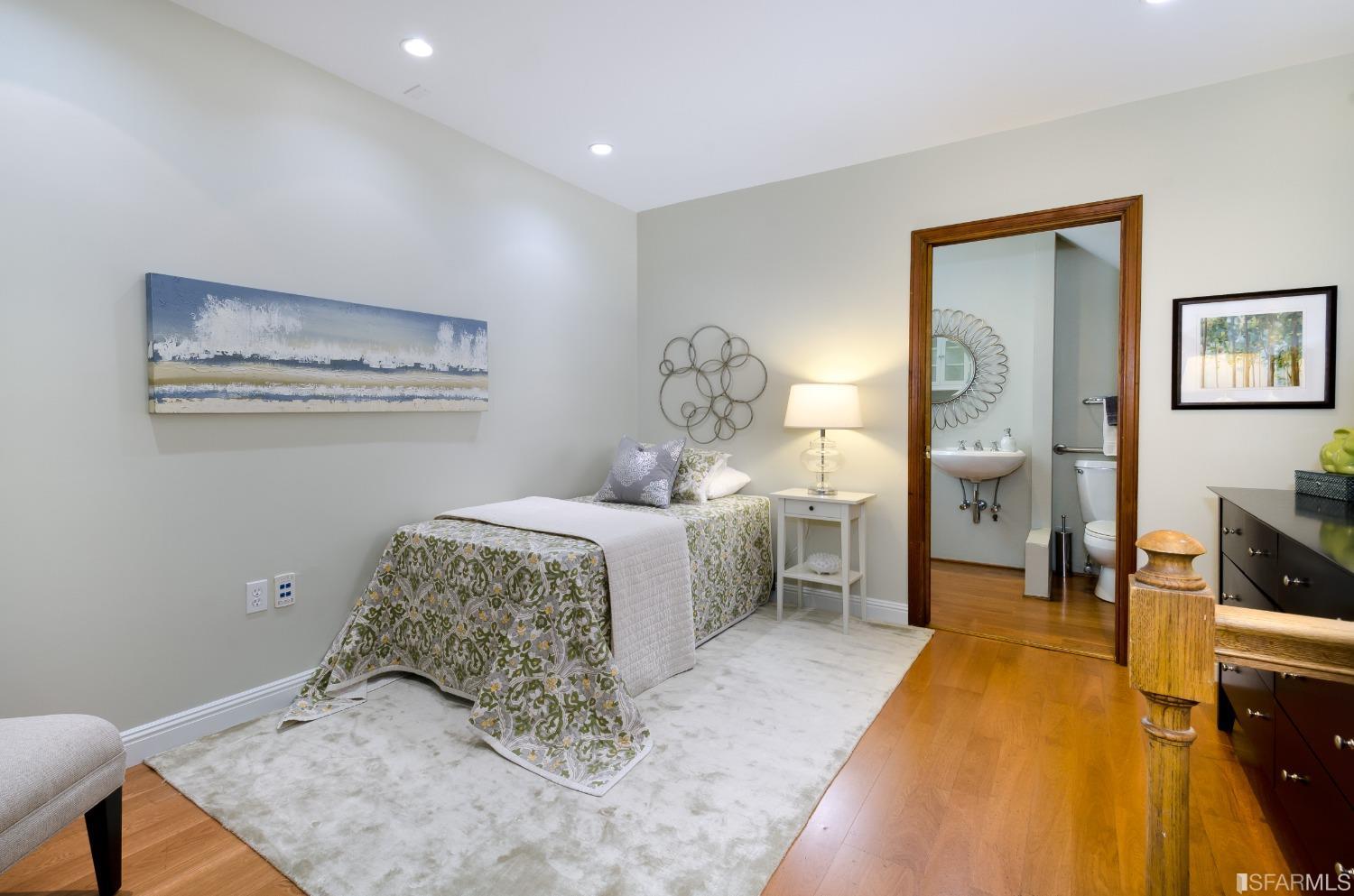 Detail Gallery Image 18 of 32 For 3 Meacham Pl, San Francisco,  CA 94109 - 2 Beds | 2 Baths