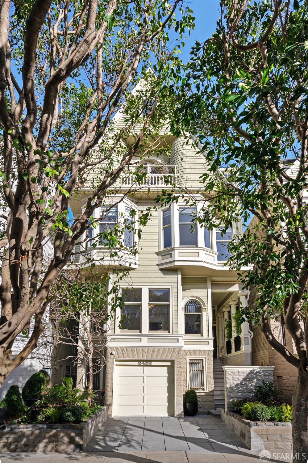 Detail Gallery Image 7 of 51 For 2422 Buchanan St, San Francisco,  CA 94115 - 6 Beds | 3/2 Baths