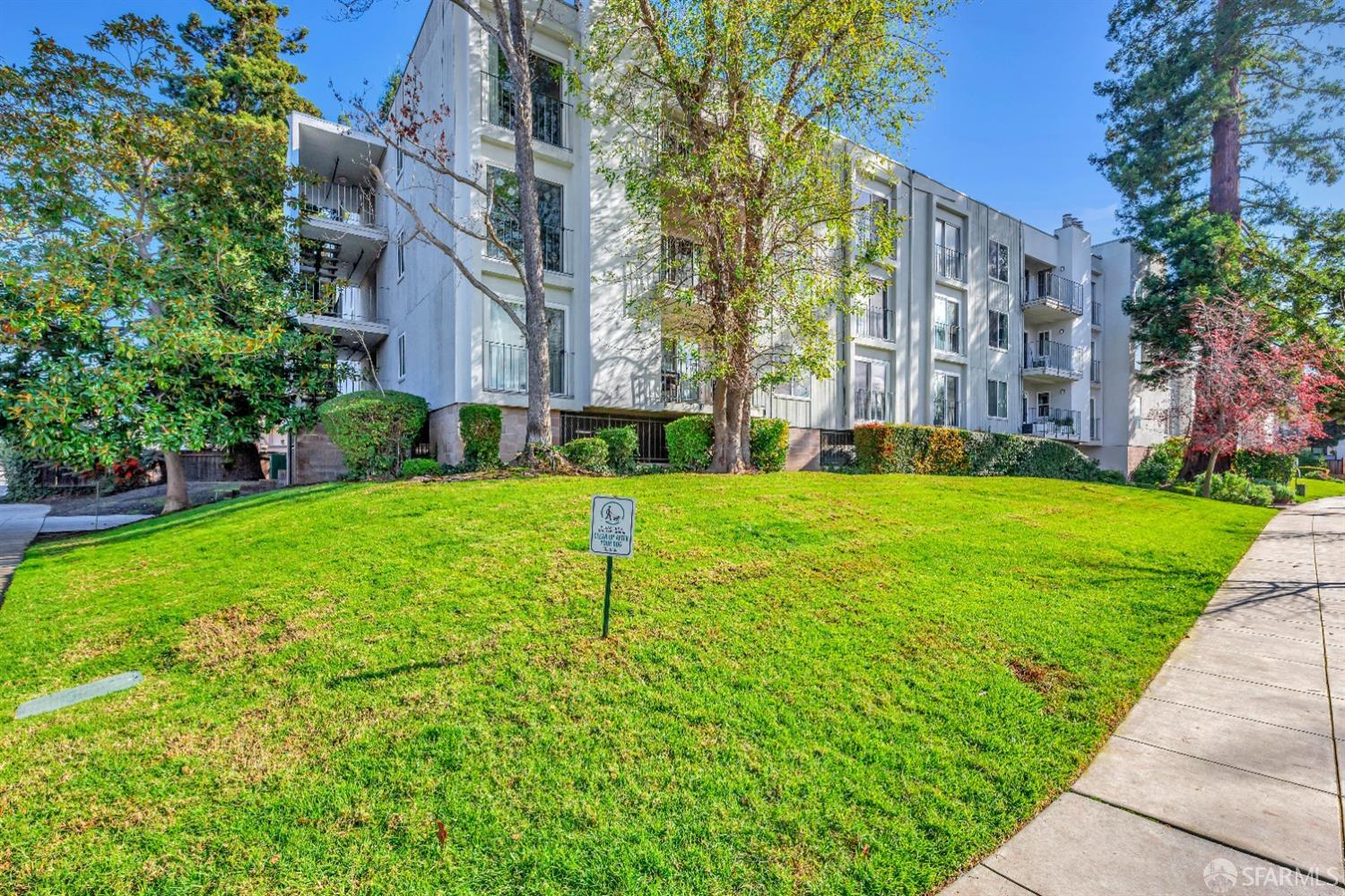 Detail Gallery Image 1 of 1 For 601 Leahy St #103,  Redwood City,  CA 94061 - 2 Beds | 2 Baths