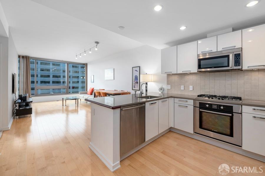 Detail Gallery Image 1 of 23 For 1 Hawthorne St 10d,  San Francisco,  CA 94105 - 1 Beds | 1 Baths