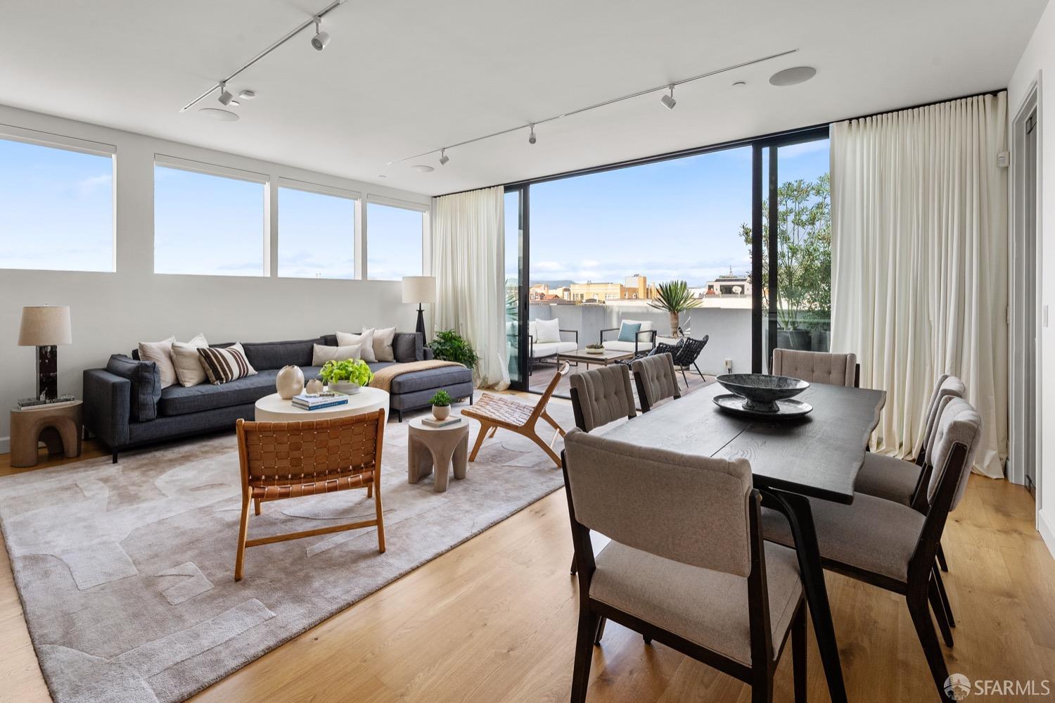 Detail Gallery Image 1 of 1 For 1456 Chestnut St #3,  San Francisco,  CA 94123 - 3 Beds | 2 Baths