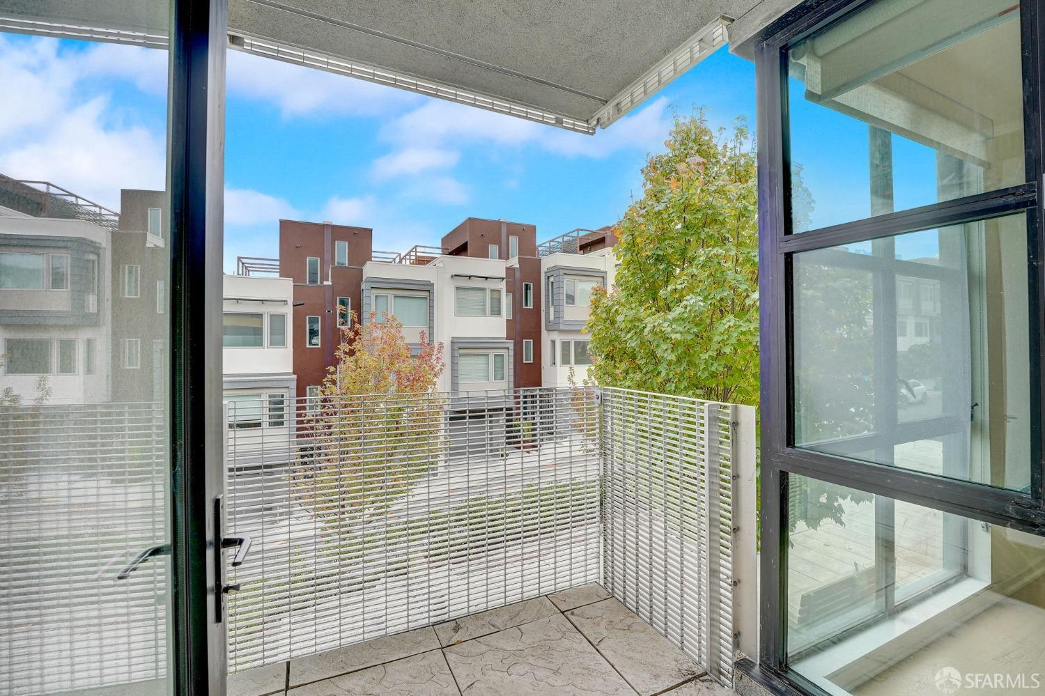 Detail Gallery Image 18 of 37 For 451 Donahue St #304,  San Francisco,  CA 94124 - 2 Beds | 2 Baths