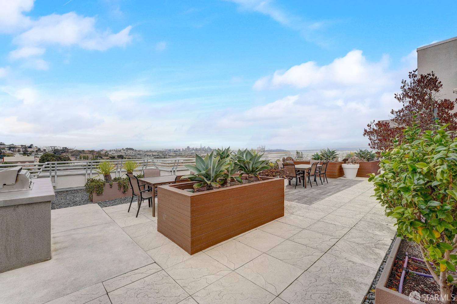 Detail Gallery Image 22 of 37 For 451 Donahue St #304,  San Francisco,  CA 94124 - 2 Beds | 2 Baths