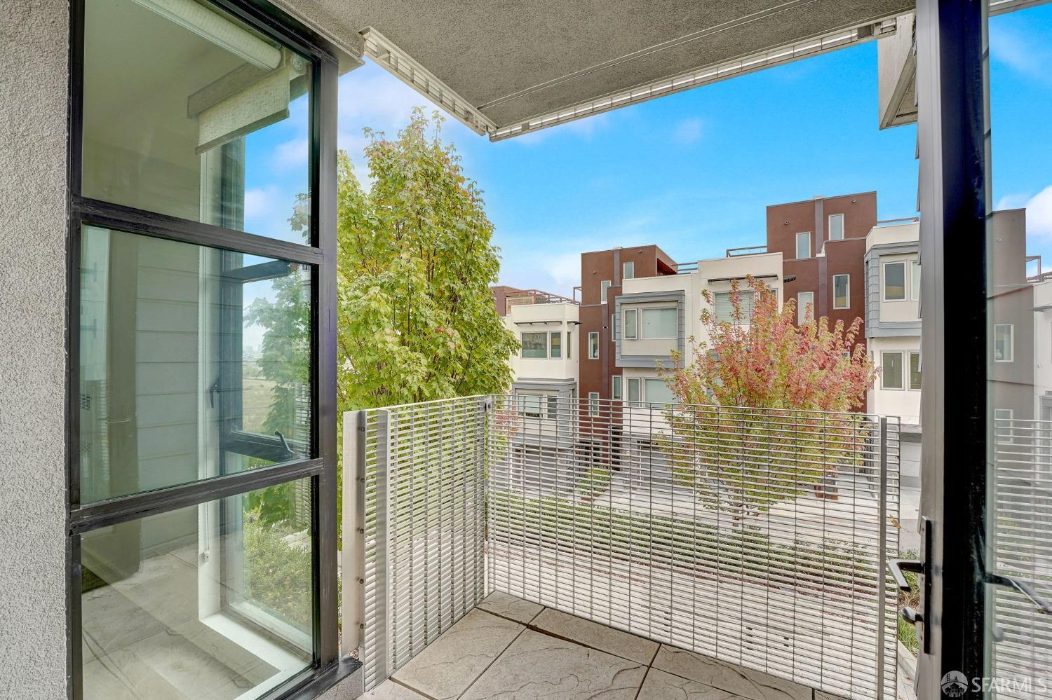 Detail Gallery Image 19 of 37 For 451 Donahue St #304,  San Francisco,  CA 94124 - 2 Beds | 2 Baths