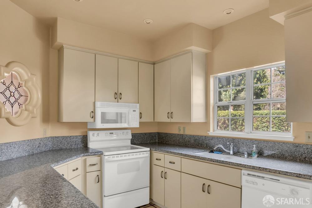 Detail Gallery Image 69 of 76 For 1298 Cuernavaca Circulo, Mountain View,  CA 94040 - 3 Beds | 2 Baths