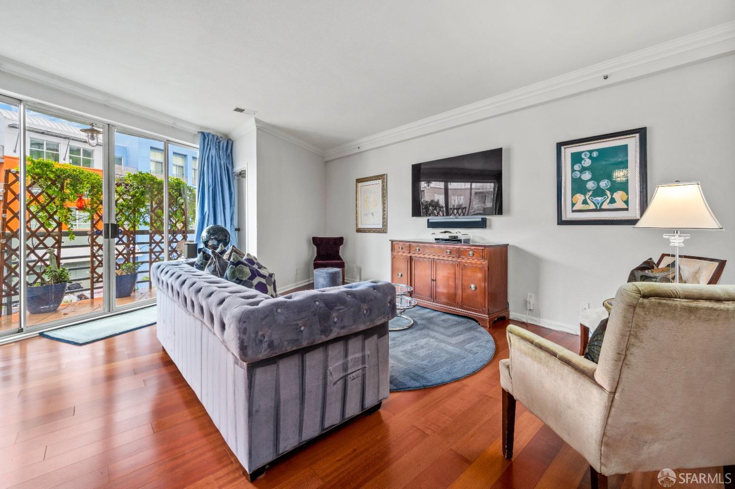 Detail Gallery Image 1 of 1 For 3405 Cesar Chavez St #1,  San Francisco,  CA 94110 - 2 Beds | 1 Baths