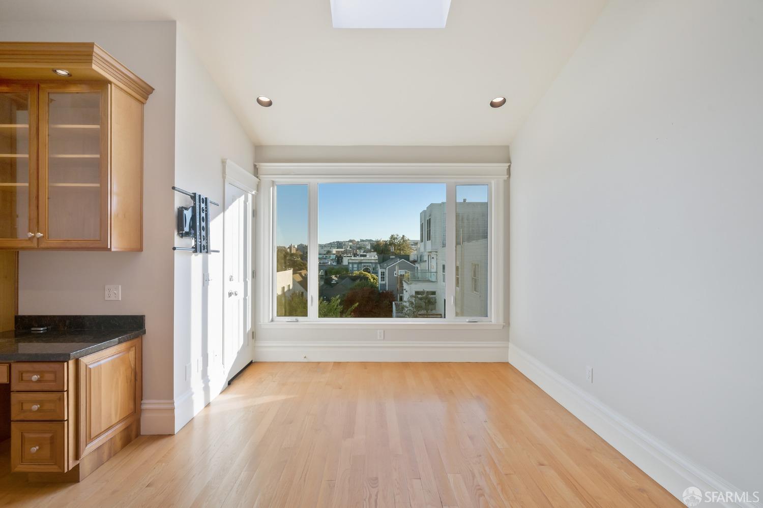 Detail Gallery Image 3 of 44 For 3181 California St, San Francisco,  CA 94115 - 3 Beds | 2 Baths