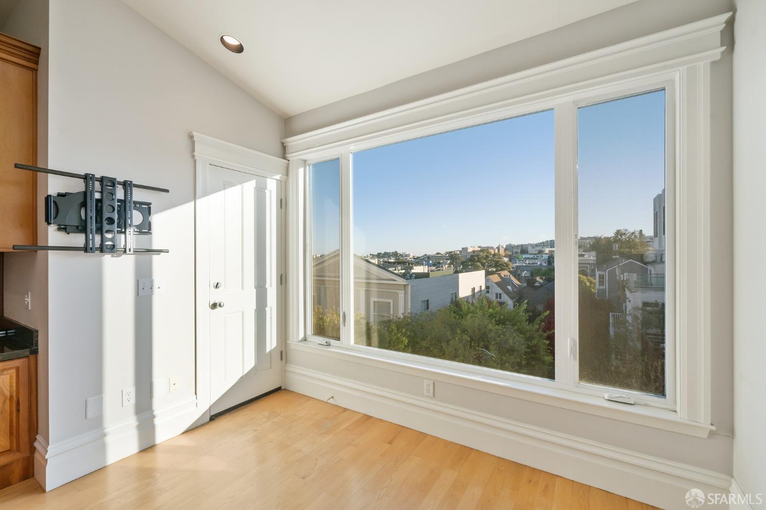 Detail Gallery Image 4 of 44 For 3181 California St, San Francisco,  CA 94115 - 3 Beds | 2 Baths
