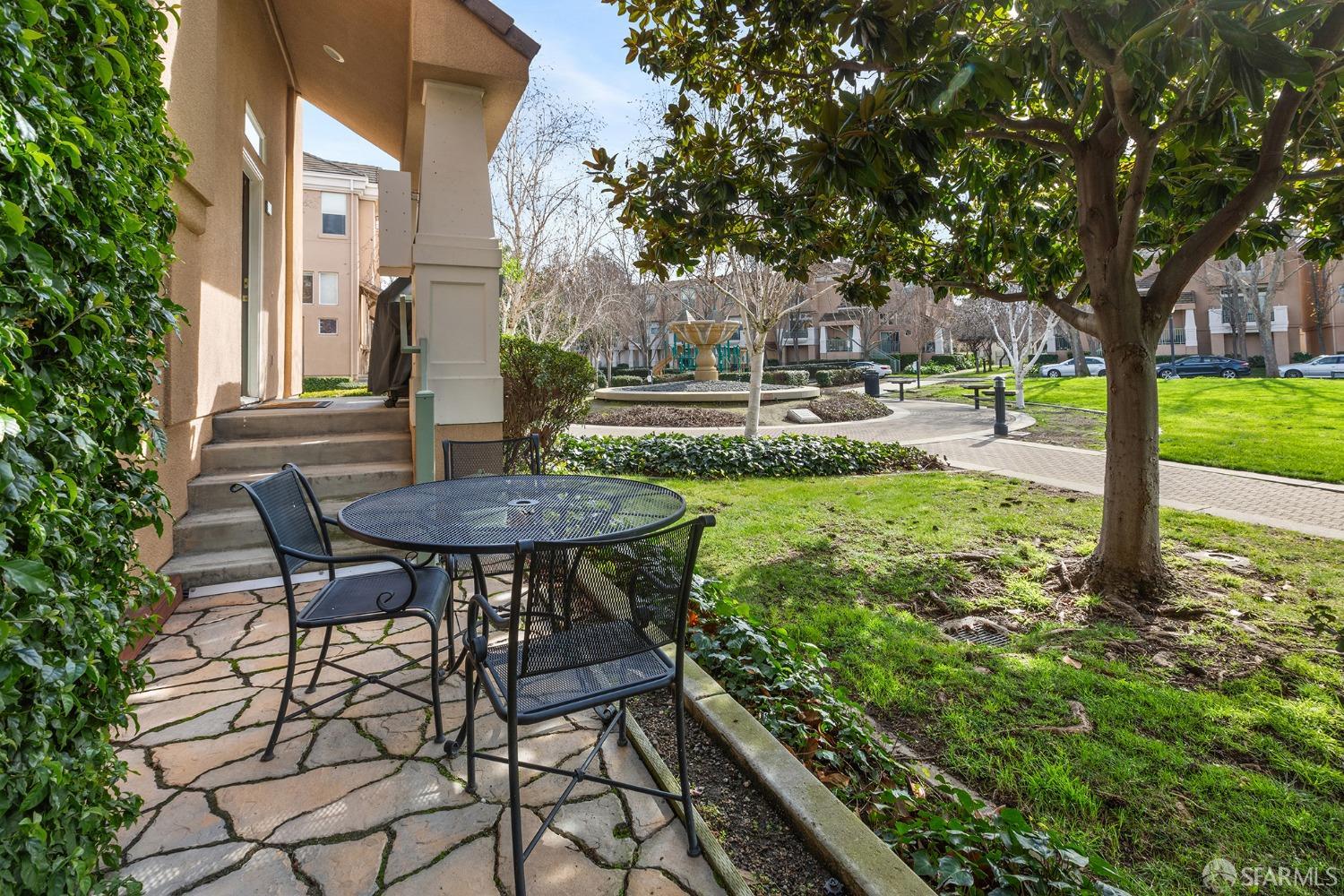 Detail Gallery Image 1 of 1 For 157 Jasmine Ct, Mountain View,  CA 94043 - 3 Beds | 2/1 Baths