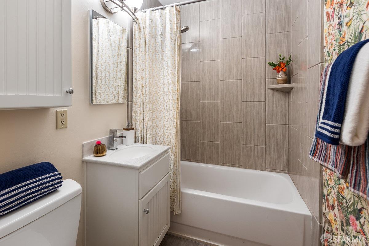 Detail Gallery Image 16 of 39 For 20 Bertie Minor Ln #3,  San Francisco,  CA 94115 - 3 Beds | 2 Baths