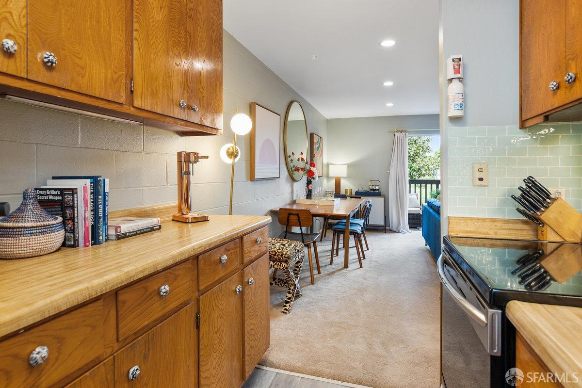Detail Gallery Image 6 of 39 For 20 Bertie Minor Ln #3,  San Francisco,  CA 94115 - 3 Beds | 2 Baths