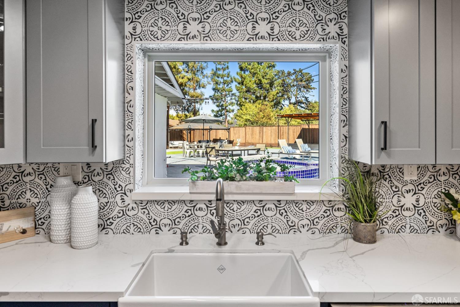 Detail Gallery Image 10 of 22 For 1579 West St, Concord,  CA 94521 - 4 Beds | 3/1 Baths