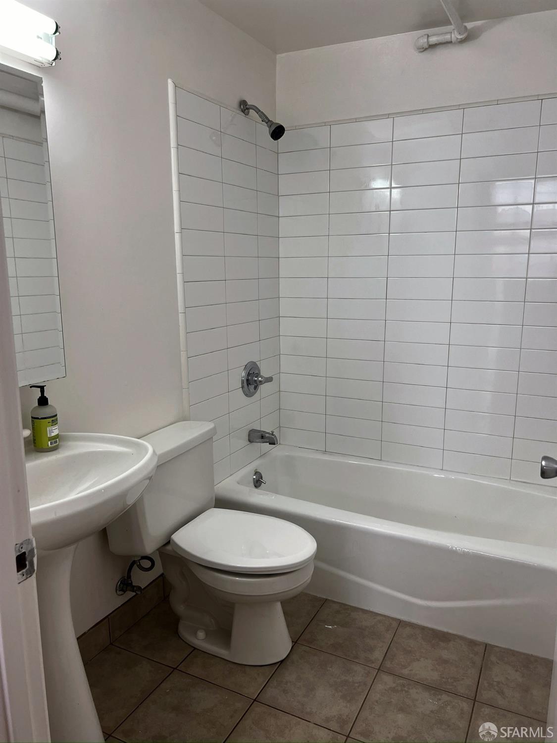 Detail Gallery Image 5 of 8 For 1920 Union St #2,  Oakland,  CA 94607 - – Beds | – Baths