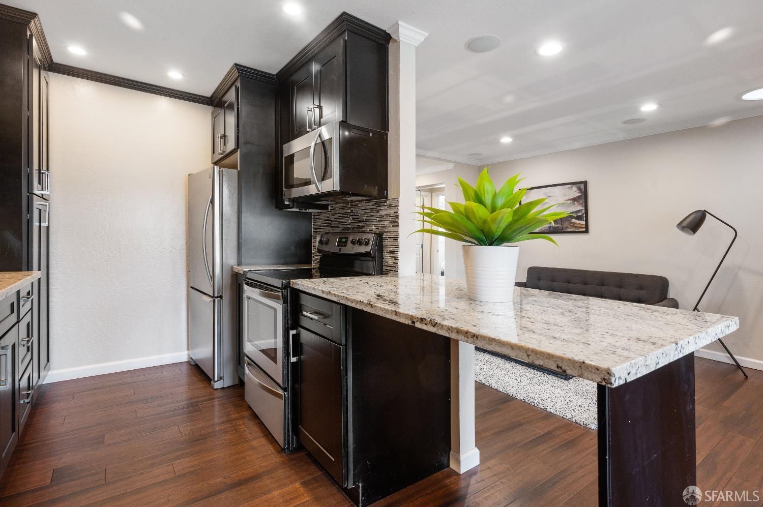 Detail Gallery Image 7 of 28 For 2025 California St #45,  Mountain View,  CA 94040 - 1 Beds | 1 Baths