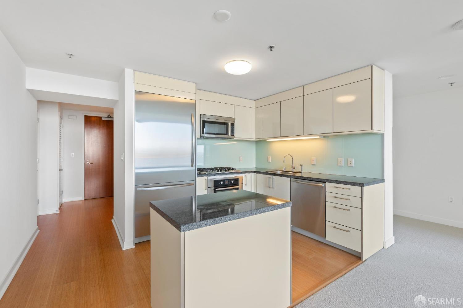 Detail Gallery Image 8 of 34 For 338 Spear St 30c,  San Francisco,  CA 94105 - 1 Beds | 1 Baths