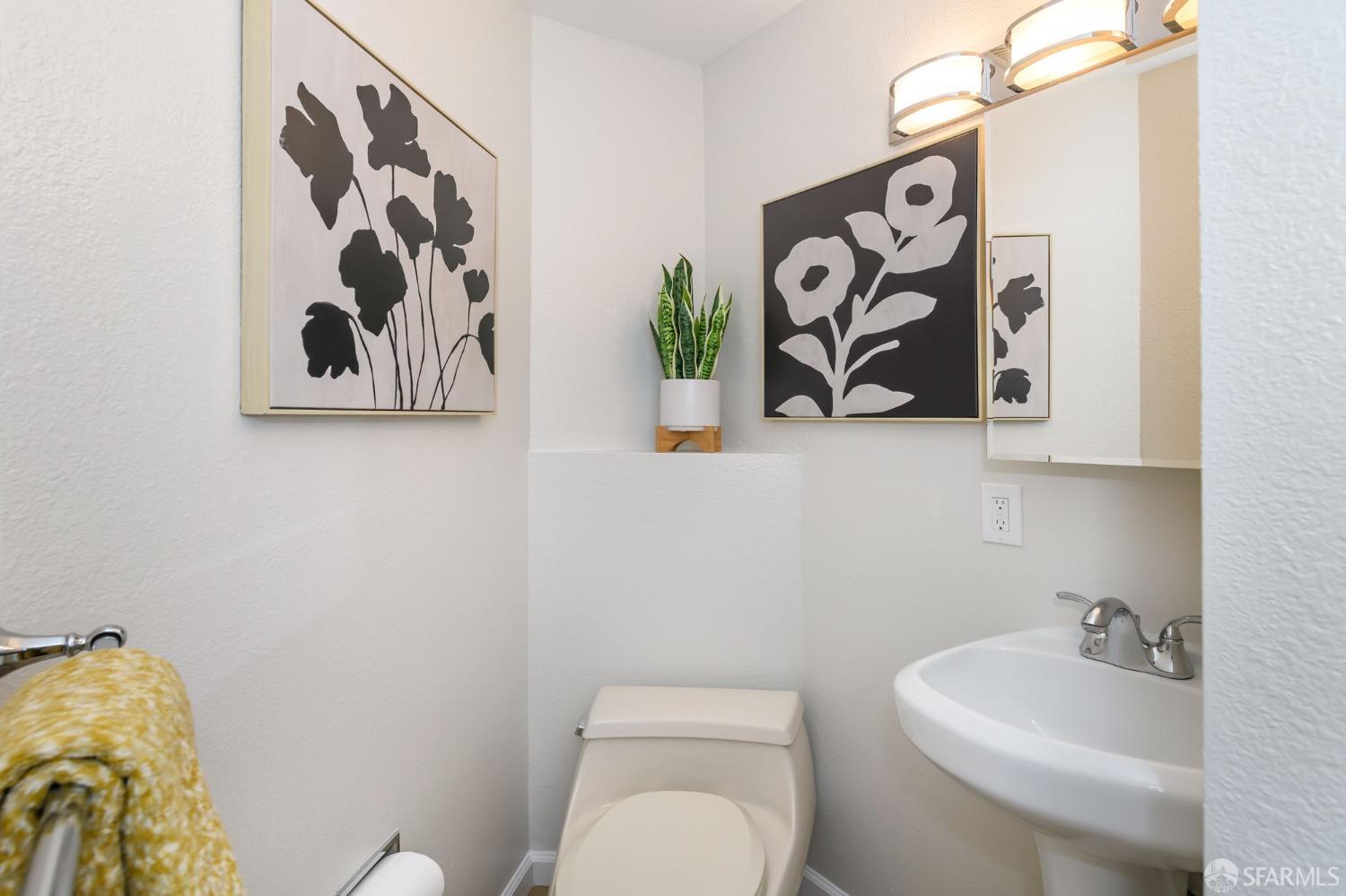 Detail Gallery Image 19 of 28 For 1365 Scott St #1,  San Francisco,  CA 94115 - 2 Beds | 1/1 Baths