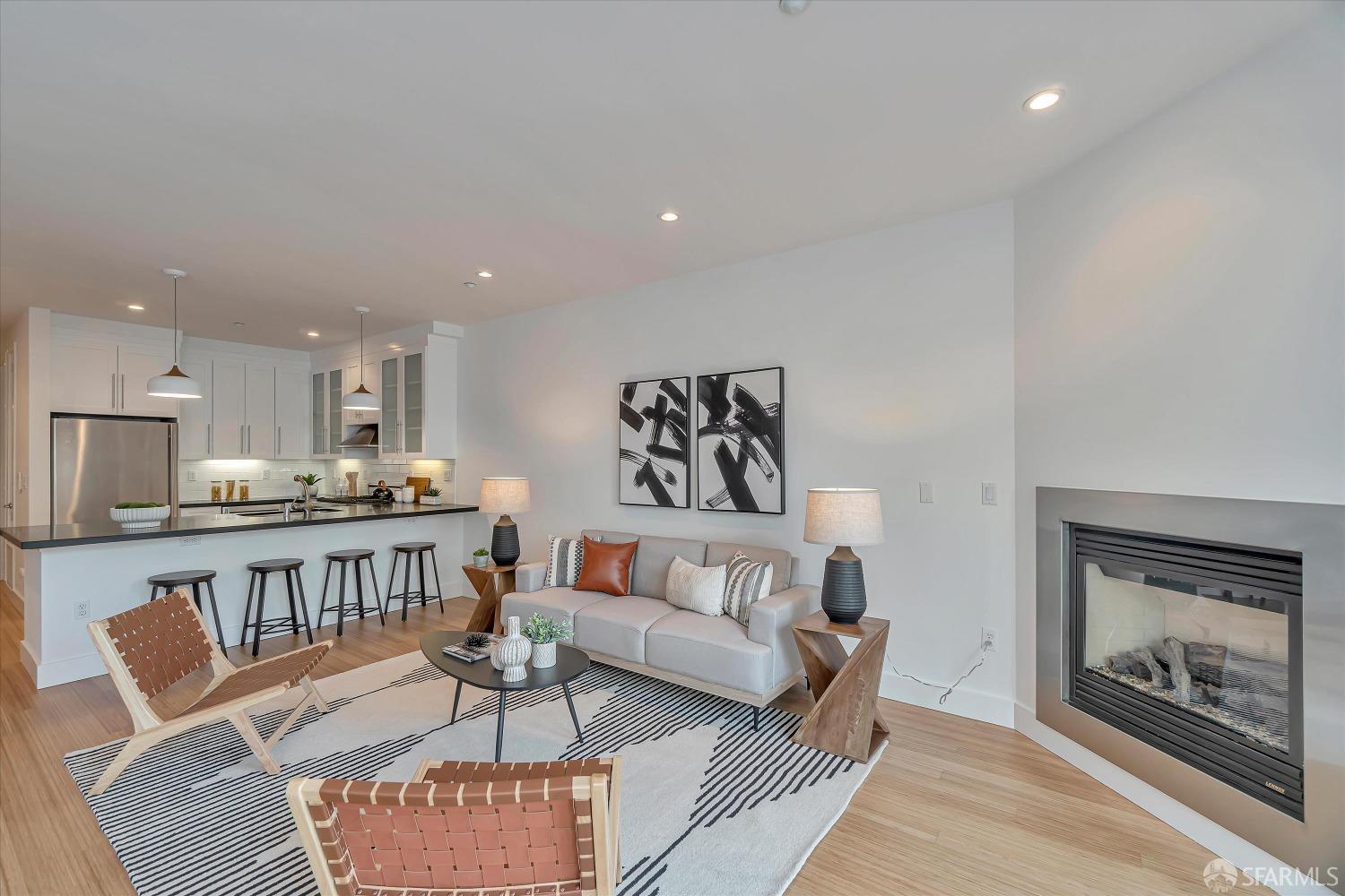 Detail Gallery Image 1 of 1 For 1734 Lombard St #4,  San Francisco,  CA 94123 - 2 Beds | 2 Baths