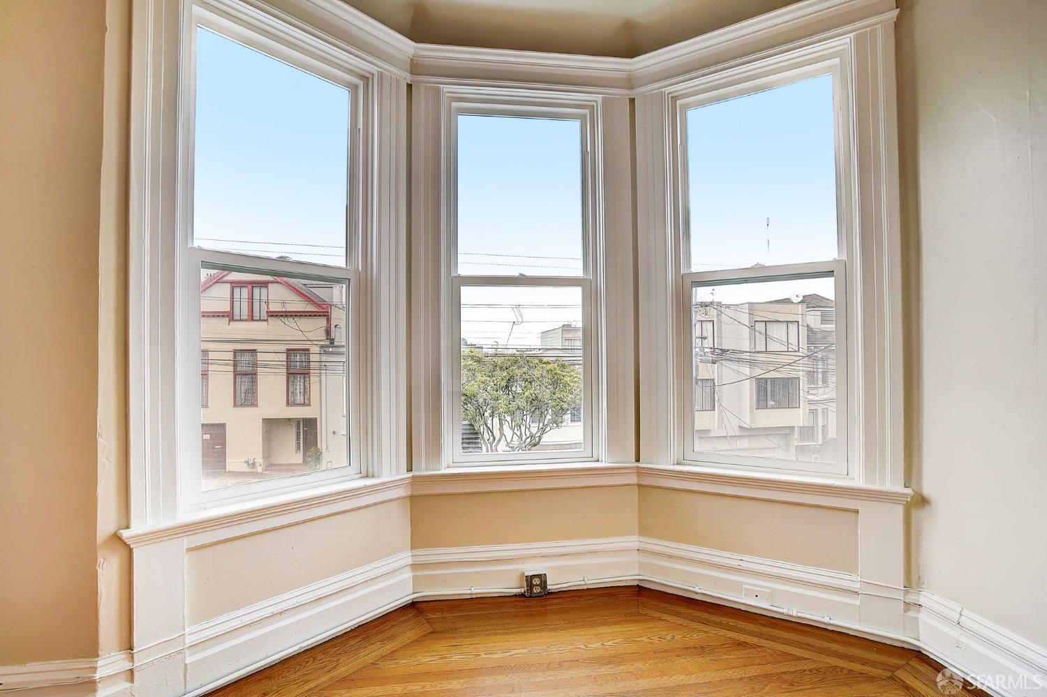 Detail Gallery Image 7 of 37 For 1342 11th Ave #B,  San Francisco,  CA 94122 - 4 Beds | 2 Baths