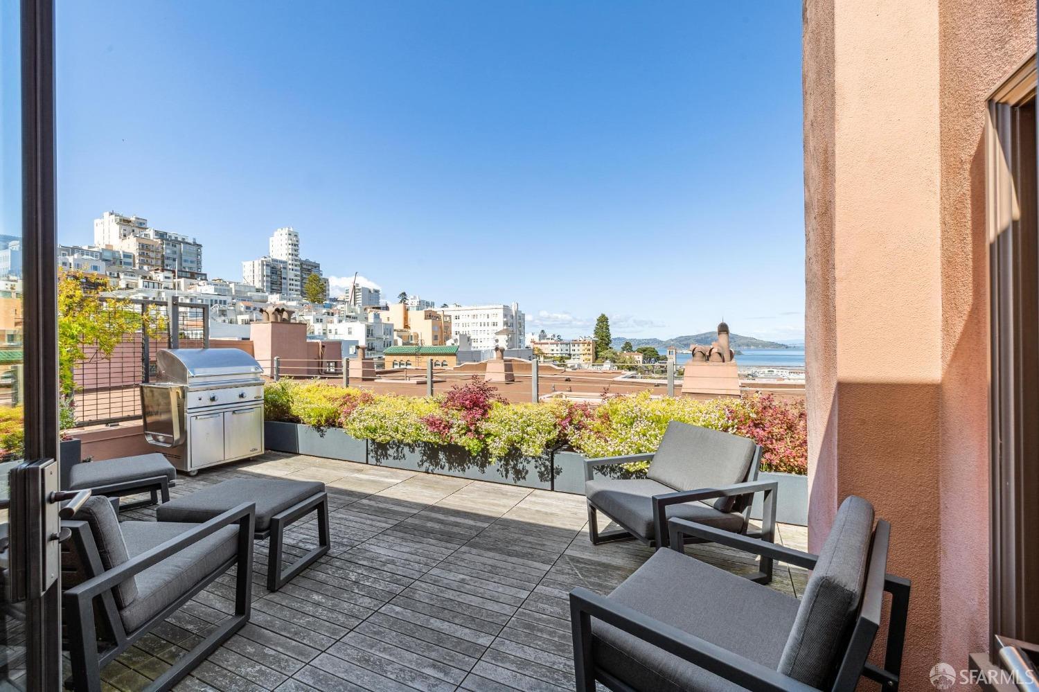 Detail Gallery Image 36 of 84 For 1020 Union St #12,  San Francisco,  CA 94133 - 3 Beds | 3/1 Baths
