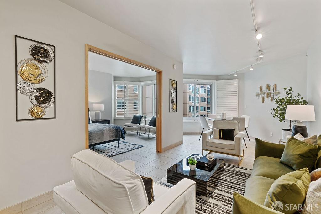 Detail Gallery Image 1 of 21 For 240 Lombard St #738,  San Francisco,  CA 94111 - 1 Beds | 1 Baths
