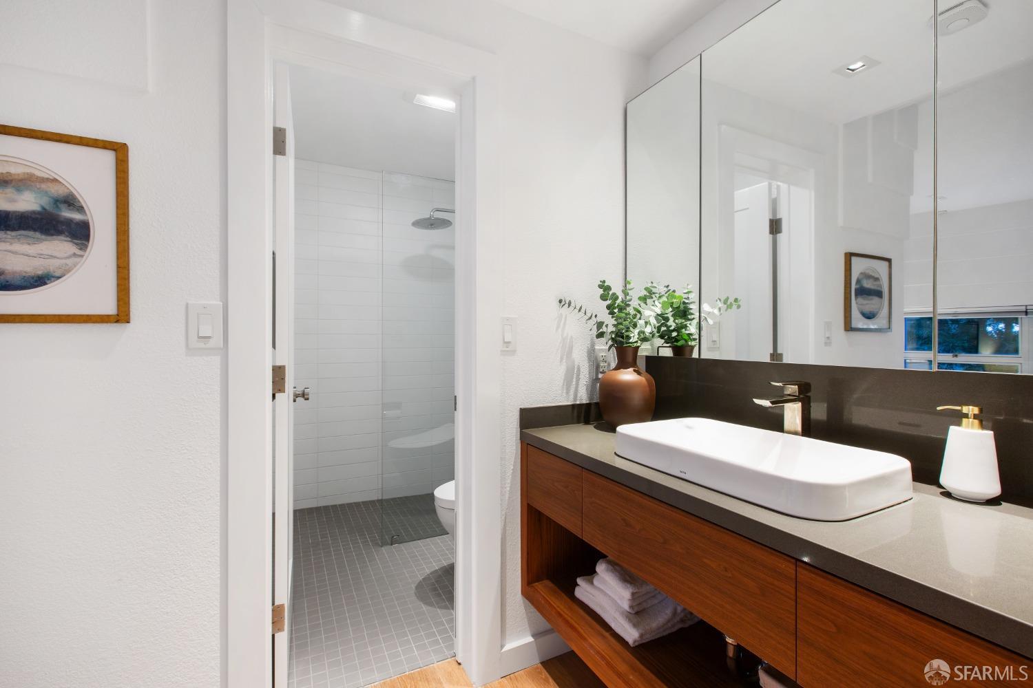 Detail Gallery Image 16 of 42 For 1083 Clay St #203,  San Francisco,  CA 94108 - 1 Beds | 1 Baths