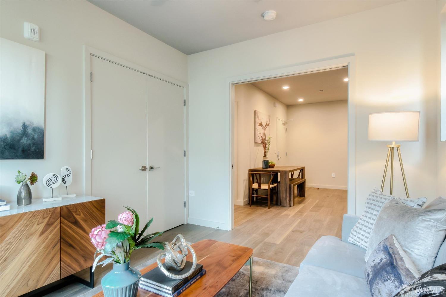 Detail Gallery Image 4 of 20 For 824 Hyde St #502,  San Francisco,  CA 94109 - 1 Beds | 1 Baths