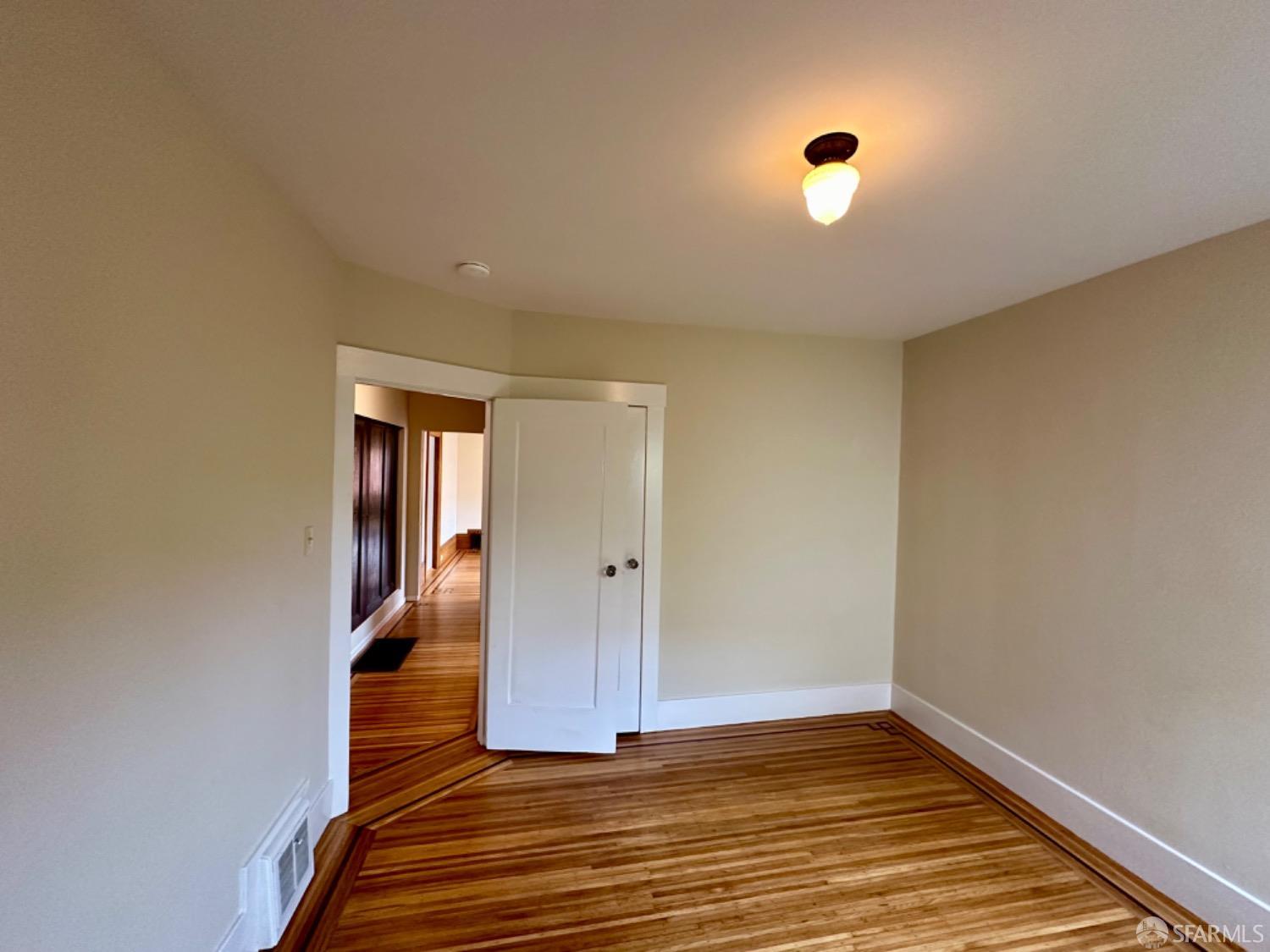 Detail Gallery Image 24 of 31 For 20 North View Ct, San Francisco,  CA 94109 - 2 Beds | 1 Baths