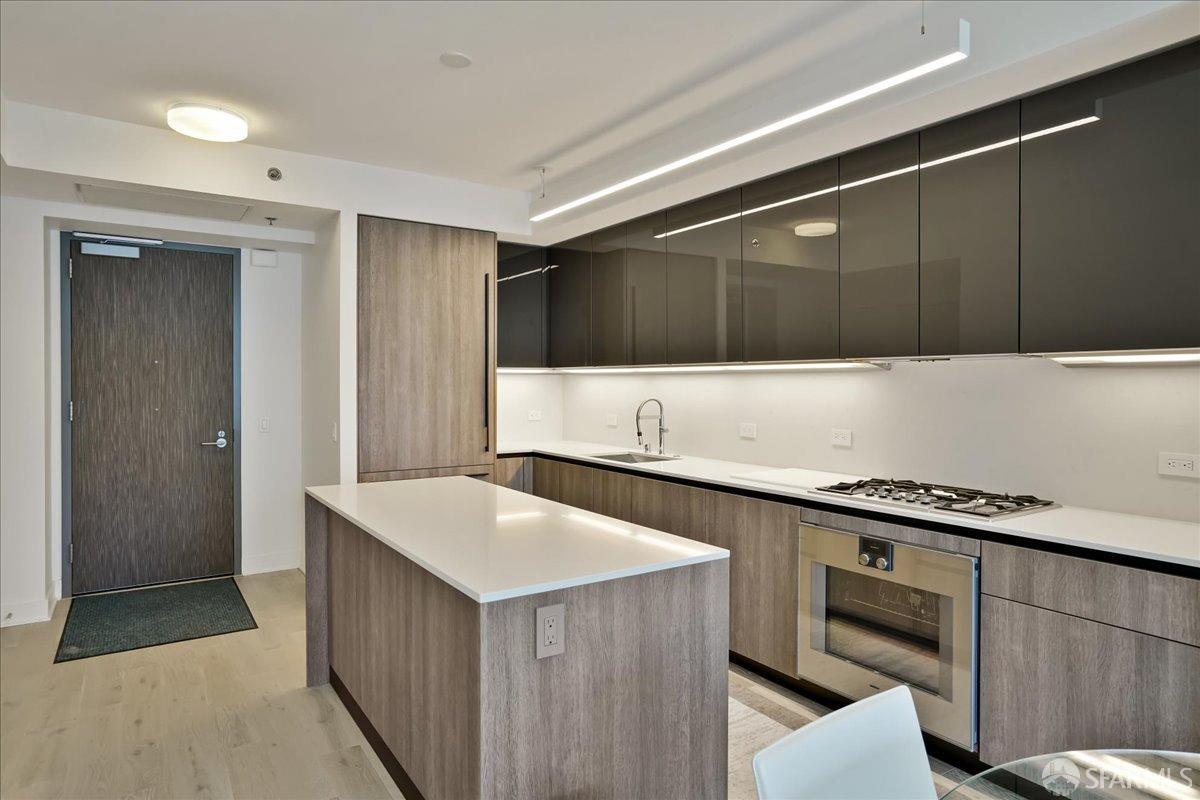 Detail Gallery Image 2 of 45 For 201 Folsom St 17b,  San Francisco,  CA 94105 - 2 Beds | 2 Baths
