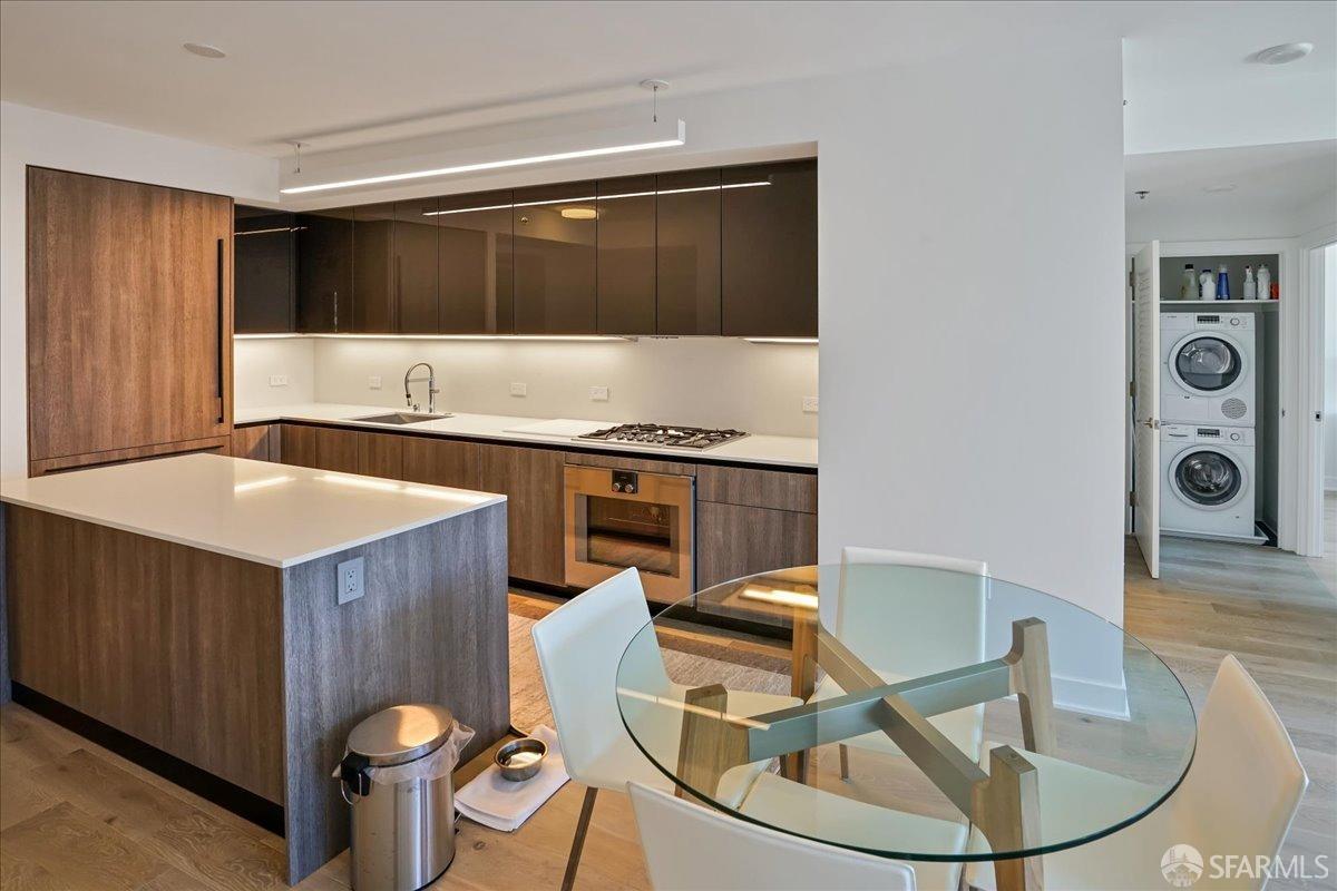 Detail Gallery Image 8 of 45 For 201 Folsom St 17b,  San Francisco,  CA 94105 - 2 Beds | 2 Baths