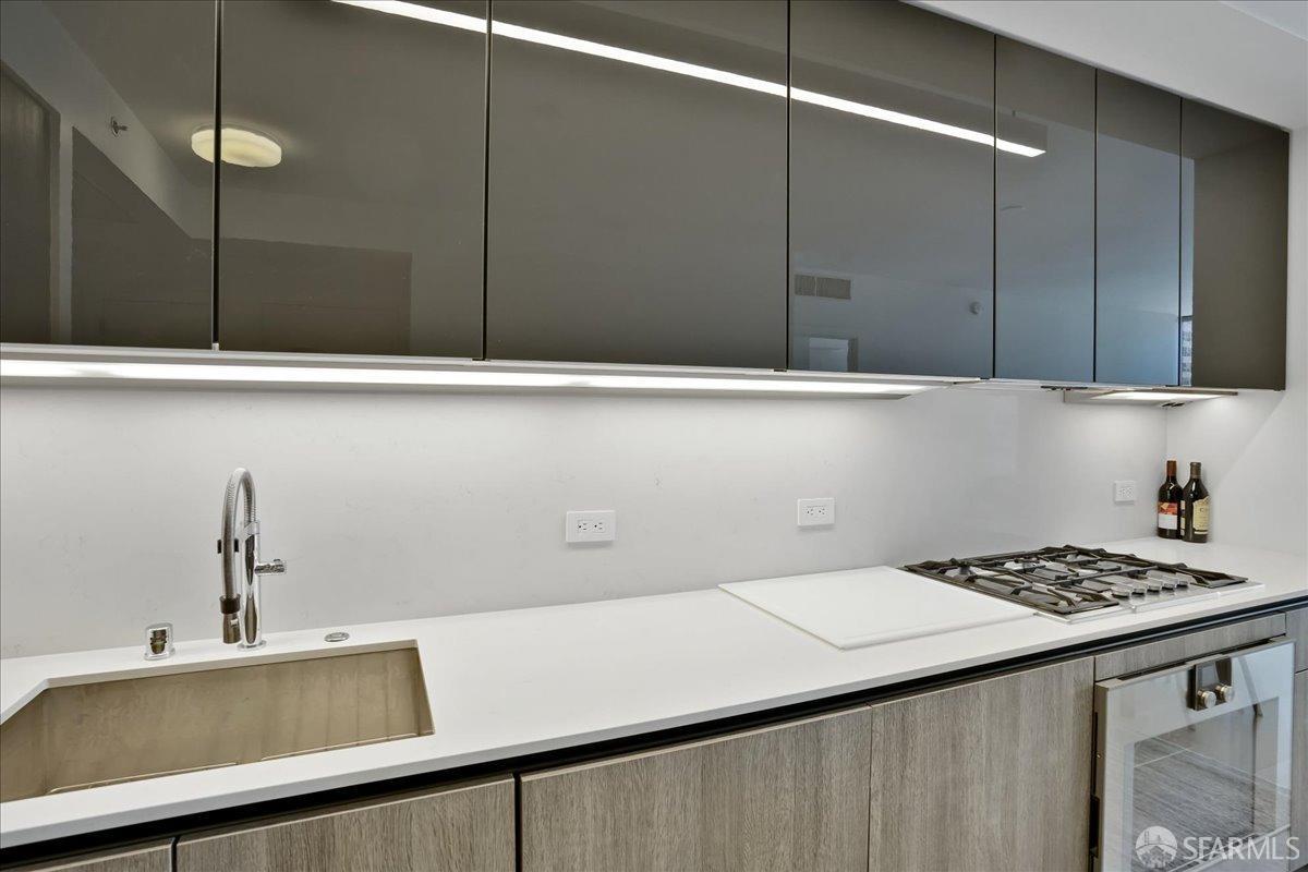 Detail Gallery Image 4 of 45 For 201 Folsom St 17b,  San Francisco,  CA 94105 - 2 Beds | 2 Baths