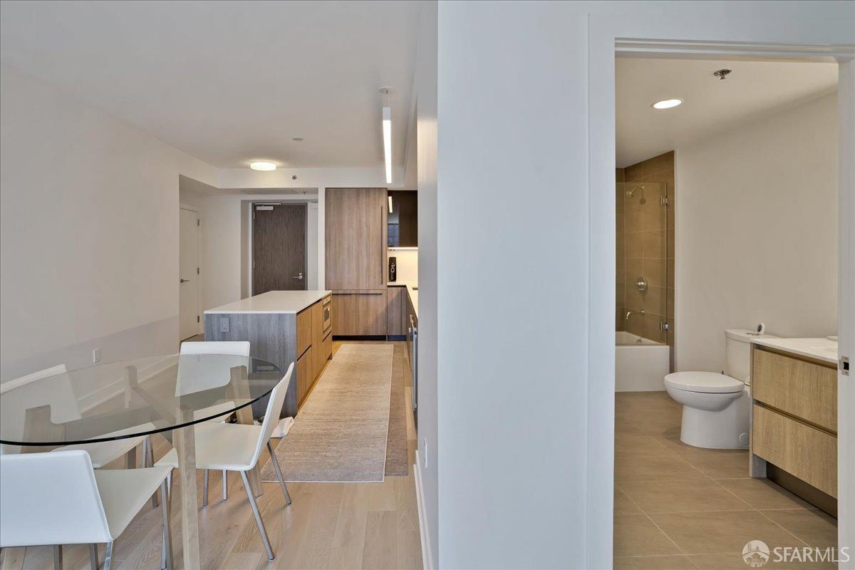 Detail Gallery Image 14 of 45 For 201 Folsom St 17b,  San Francisco,  CA 94105 - 2 Beds | 2 Baths