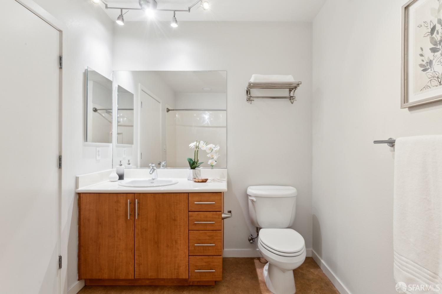 Detail Gallery Image 21 of 51 For 288 3rd St #201,  Oakland,  CA 94607 - 2 Beds | 2 Baths