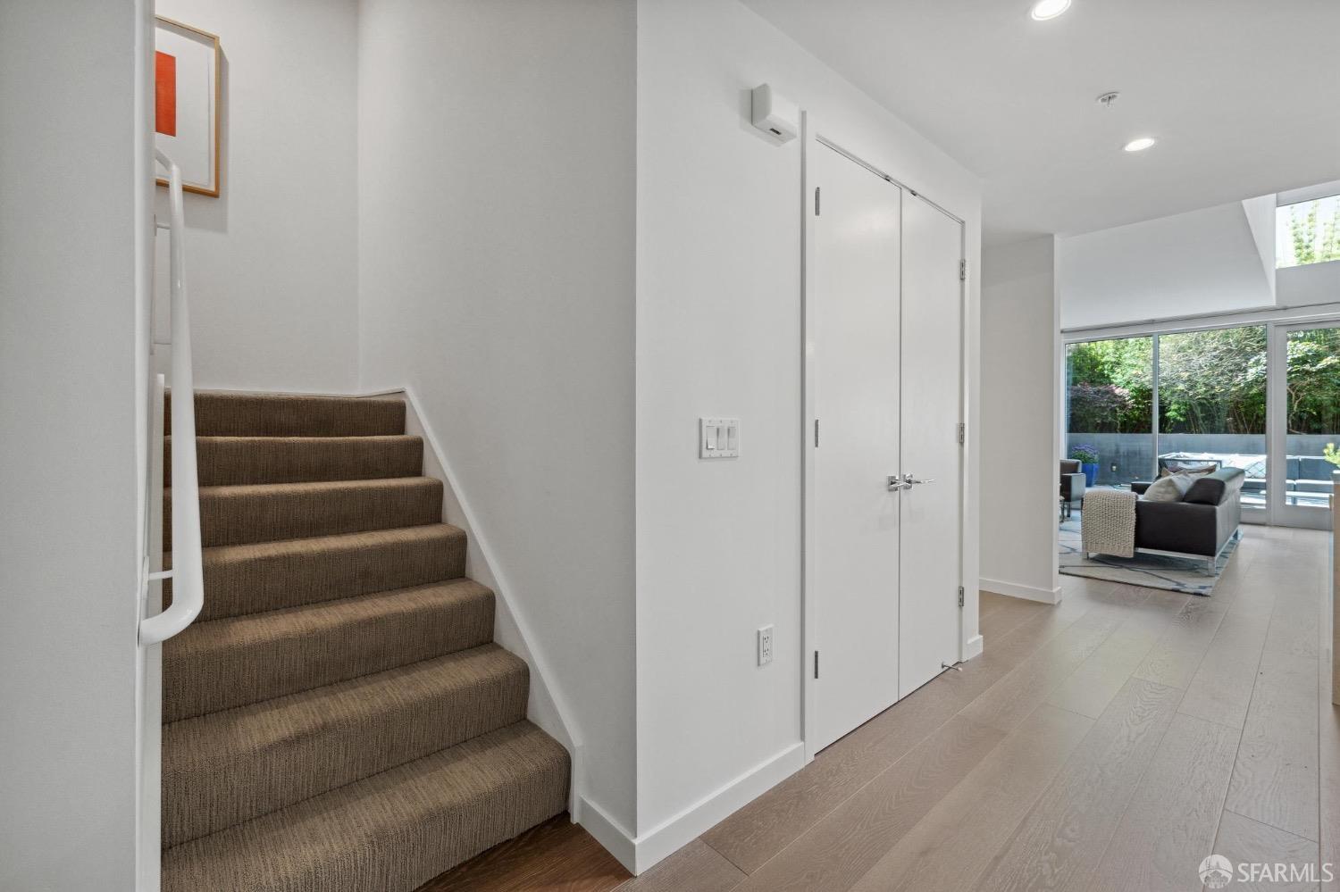 Detail Gallery Image 29 of 74 For 1501 Filbert St Th1a,  San Francisco,  CA 94123 - 3 Beds | 3/1 Baths