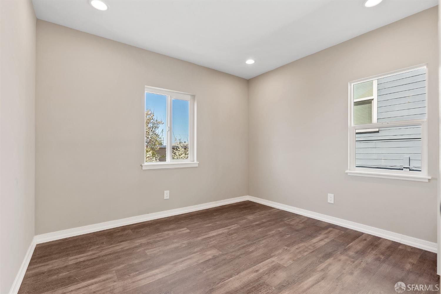 Detail Gallery Image 16 of 42 For 4755 Fairfax Ave, Oakland,  CA 94601 - 4 Beds | 2 Baths
