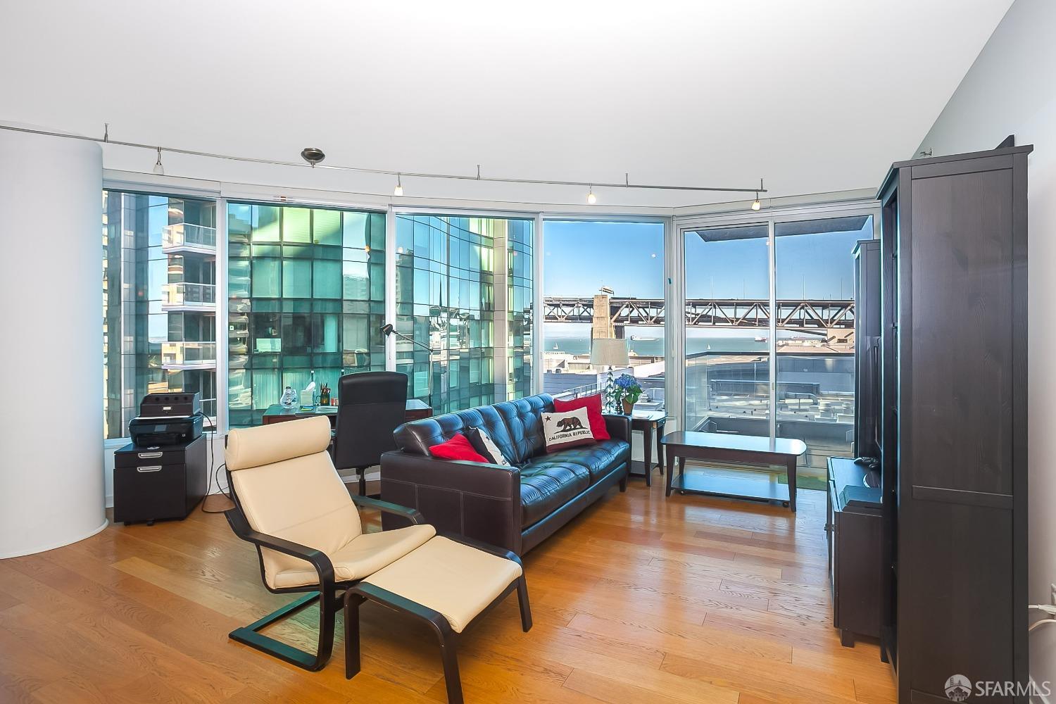 Detail Gallery Image 2 of 24 For 301 Main St 12d,  San Francisco,  CA 94105 - 2 Beds | 2 Baths