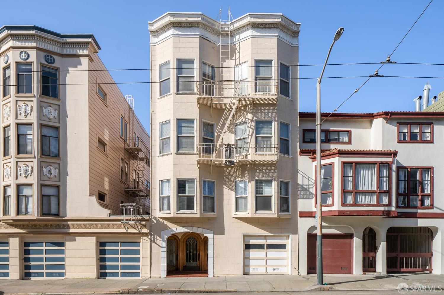 Detail Gallery Image 1 of 28 For 1670 Chestnut St, San Francisco,  CA 94123 - – Beds | – Baths