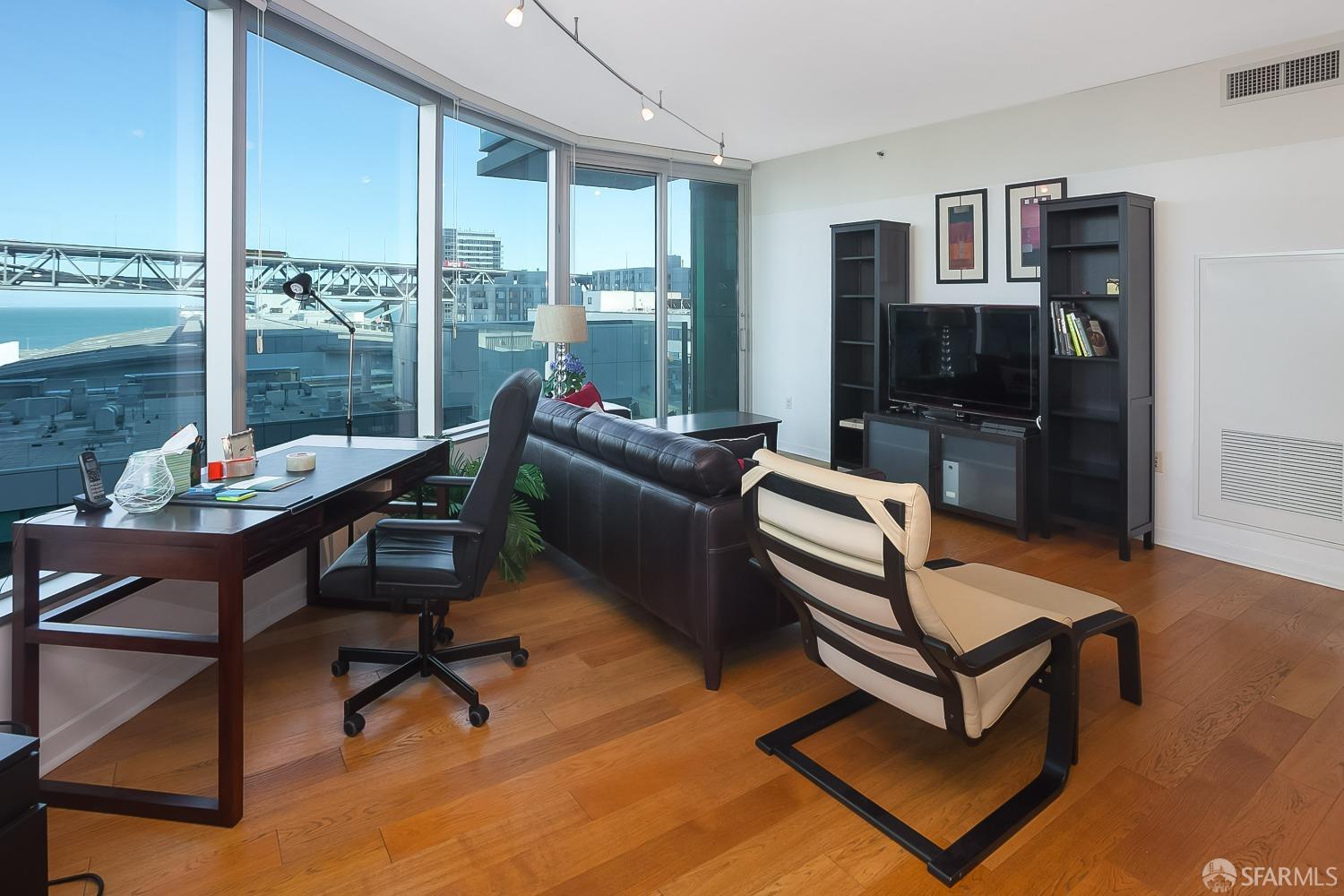 Detail Gallery Image 3 of 24 For 301 Main St 12d,  San Francisco,  CA 94105 - 2 Beds | 2 Baths