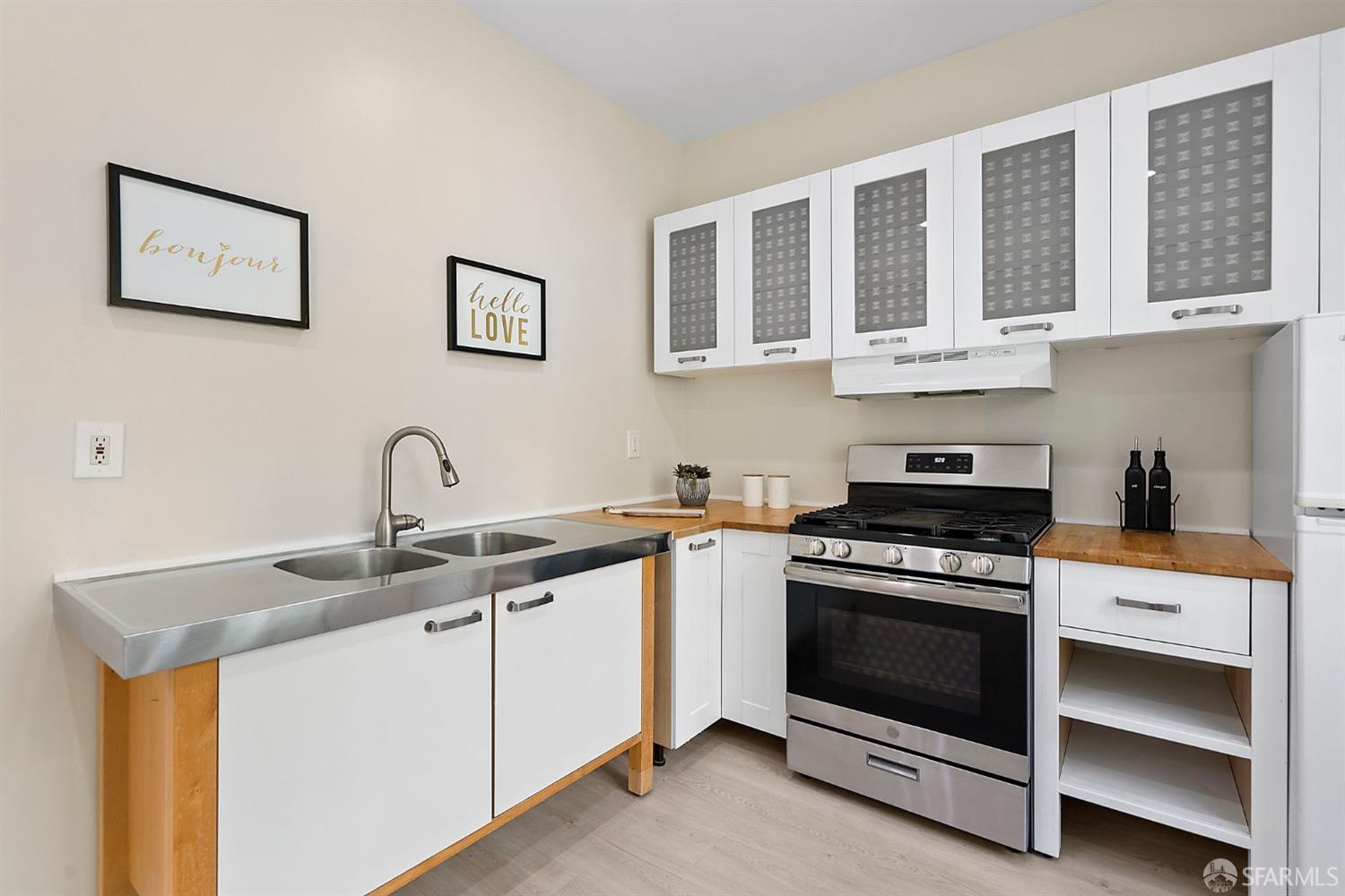 Detail Gallery Image 8 of 23 For 171 Lexington St, San Francisco,  CA 94110 - 2 Beds | 1 Baths