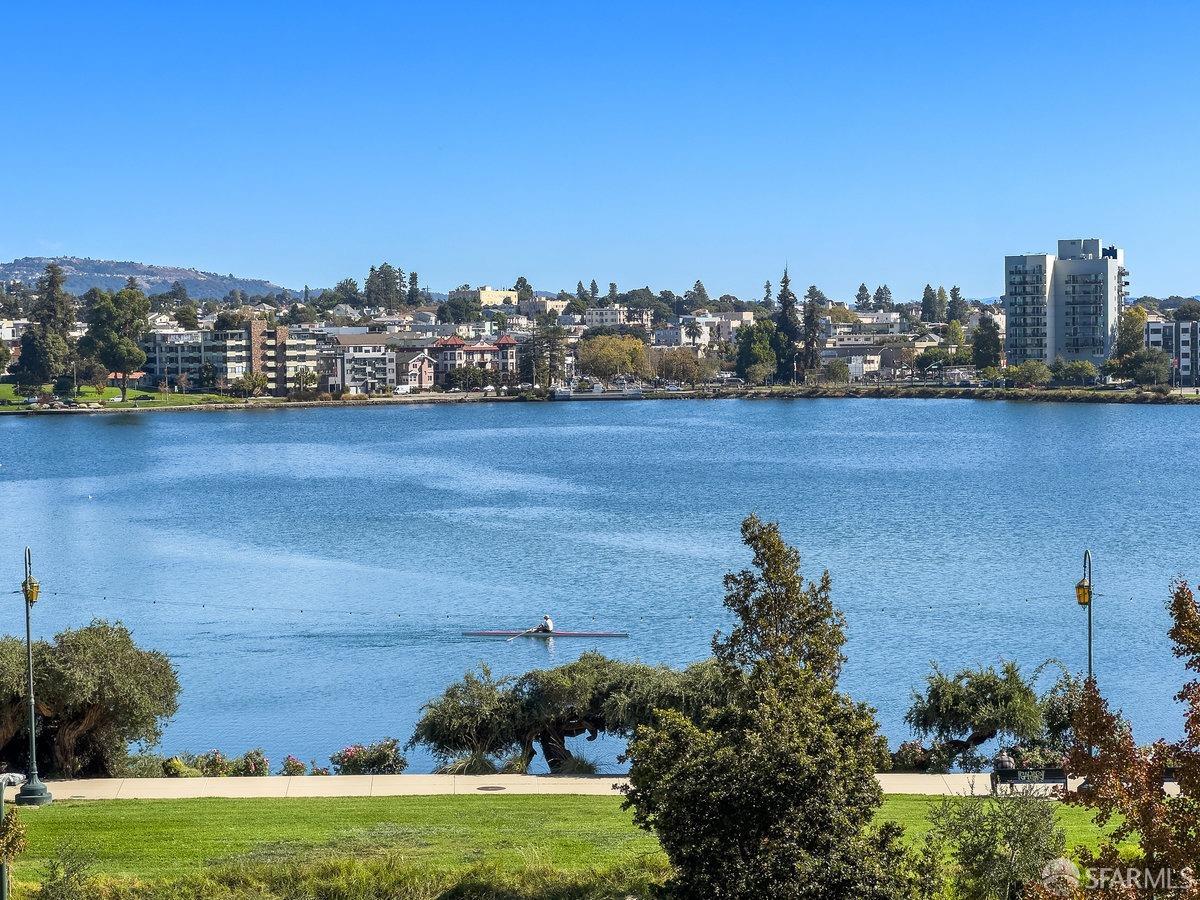 Detail Gallery Image 18 of 19 For 1555 Lakeside Dr #22,  Oakland,  CA 94612 - 2 Beds | 2 Baths