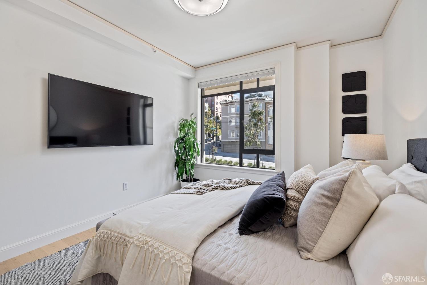Detail Gallery Image 15 of 42 For 1501 Greenwich St #202,  San Francisco,  CA 94123 - 2 Beds | 2 Baths