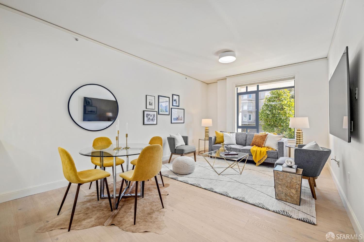Detail Gallery Image 2 of 42 For 1501 Greenwich St #202,  San Francisco,  CA 94123 - 2 Beds | 2 Baths