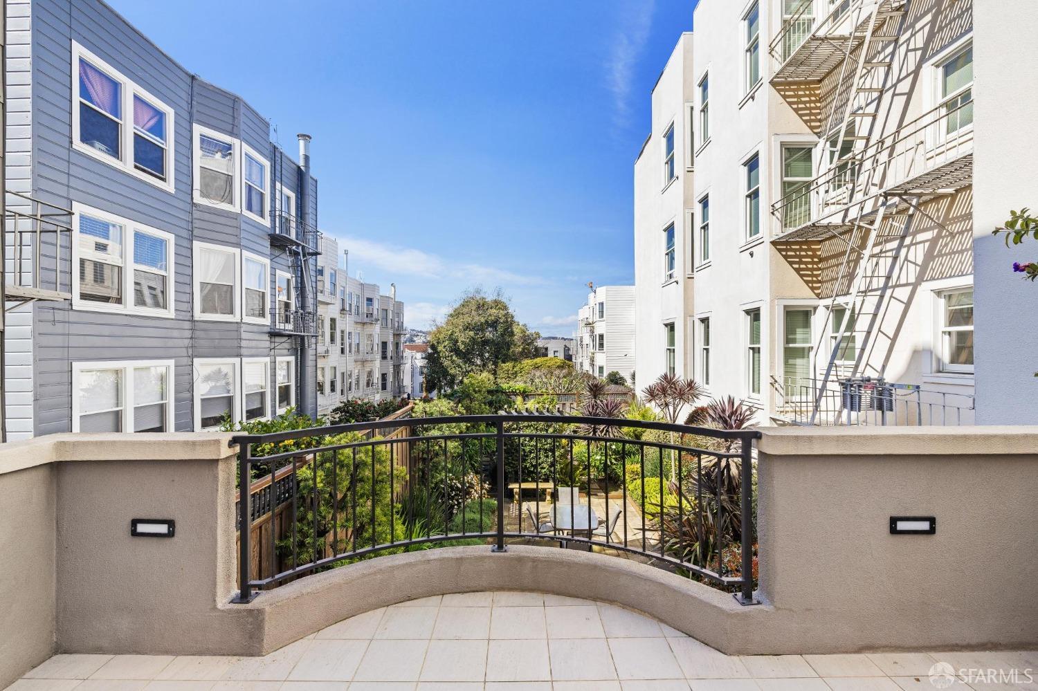 Detail Gallery Image 37 of 42 For 1501 Greenwich St #202,  San Francisco,  CA 94123 - 2 Beds | 2 Baths