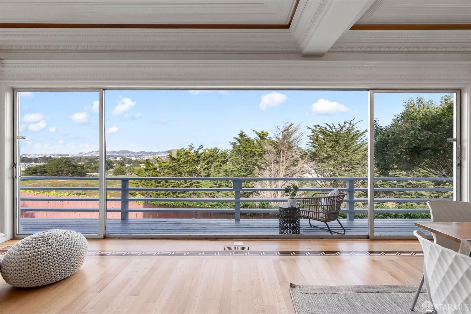 Detail Gallery Image 9 of 53 For 3 Skyline Dr, Daly City,  CA 94015 - 6 Beds | 3/2 Baths