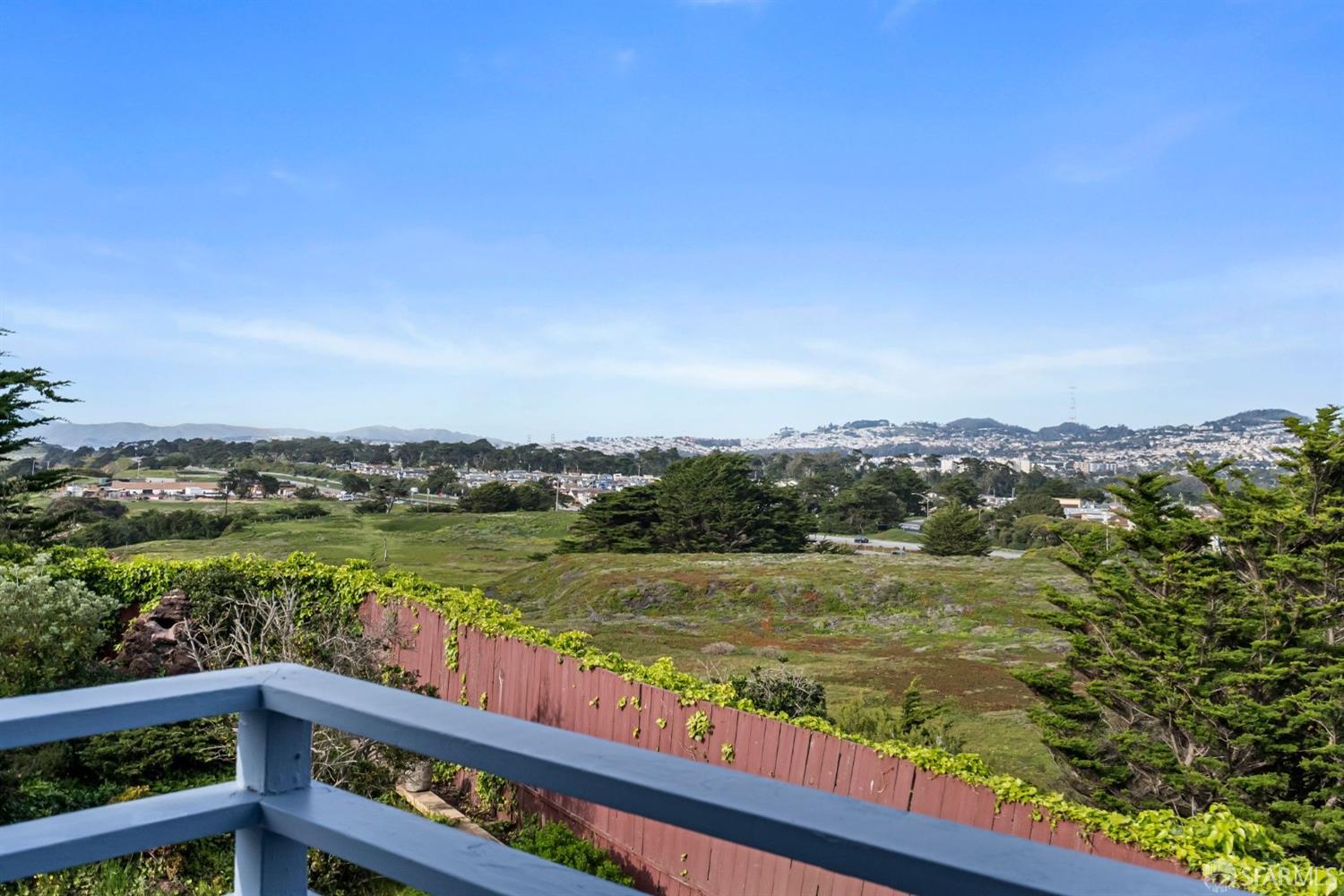 Detail Gallery Image 4 of 53 For 3 Skyline Dr, Daly City,  CA 94015 - 6 Beds | 3/2 Baths
