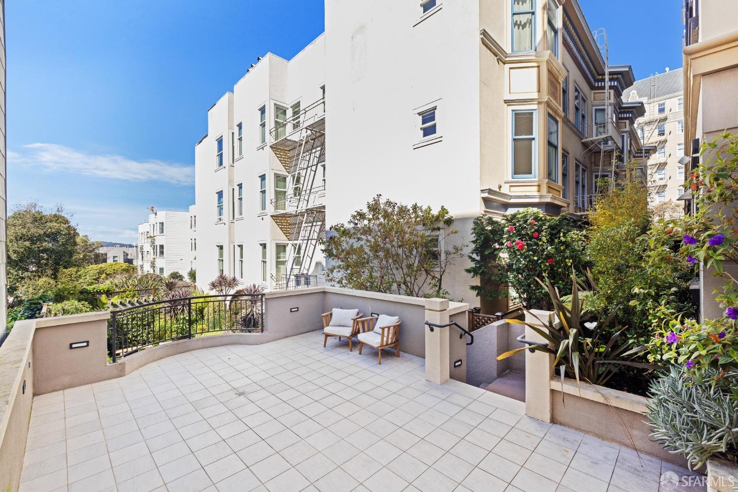 Detail Gallery Image 36 of 42 For 1501 Greenwich St #202,  San Francisco,  CA 94123 - 2 Beds | 2 Baths
