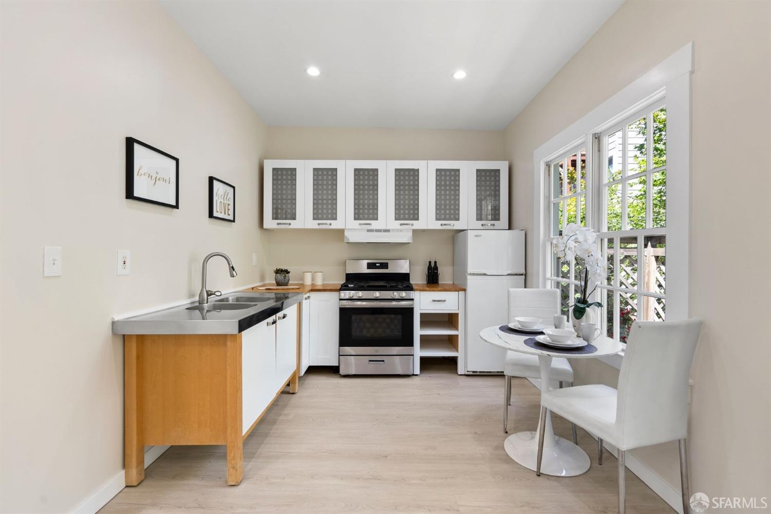Detail Gallery Image 7 of 23 For 171 Lexington St, San Francisco,  CA 94110 - 2 Beds | 1 Baths