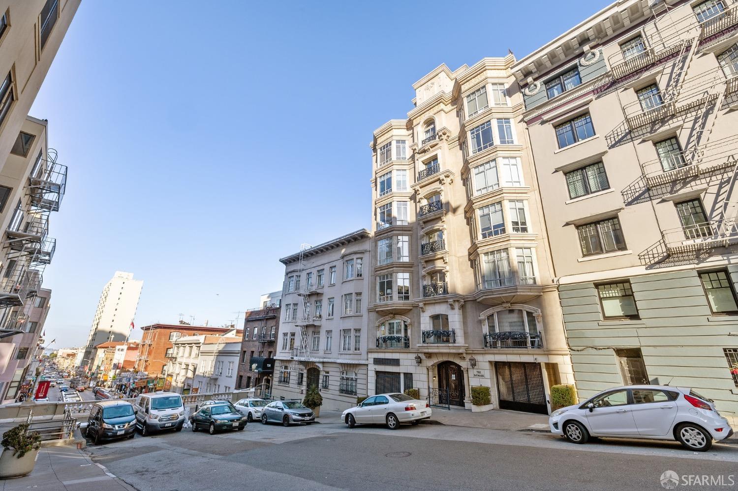 Detail Gallery Image 29 of 35 For 720 Stockton St #3,  San Francisco,  CA 94108 - 2 Beds | 2 Baths
