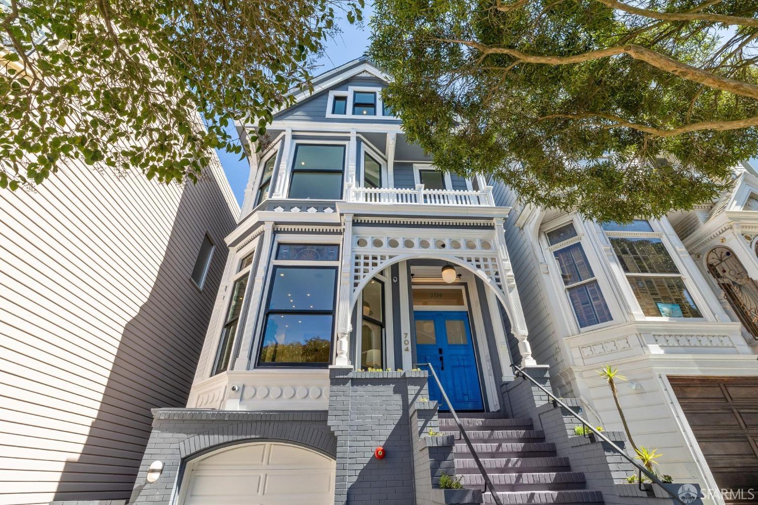 Detail Gallery Image 2 of 60 For 704 Ashbury St, San Francisco,  CA 94117 - 5 Beds | 4/2 Baths