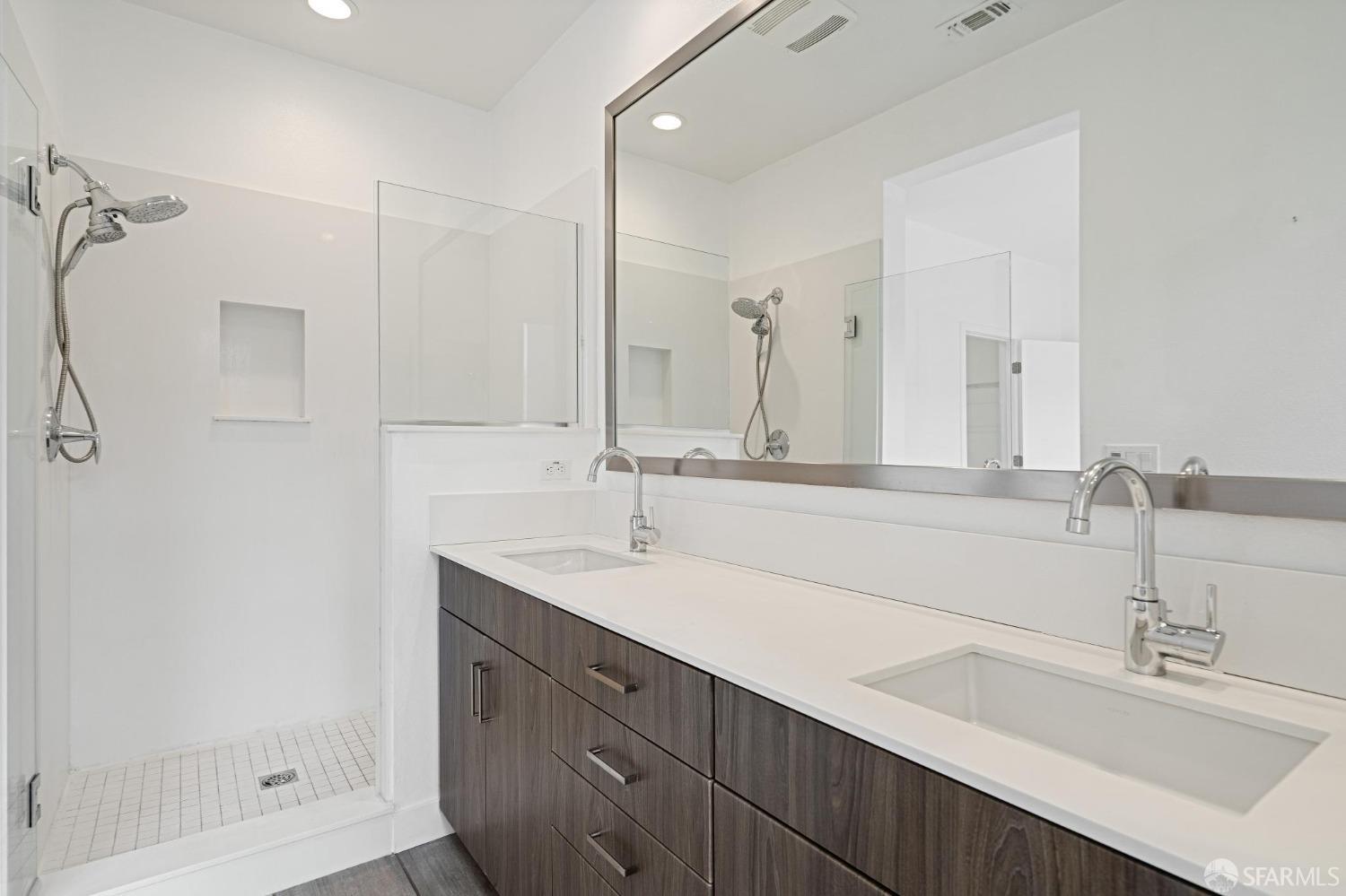 Detail Gallery Image 40 of 57 For 1353 Pullman Way, Oakland,  CA 94607 - 2 Beds | 2/1 Baths